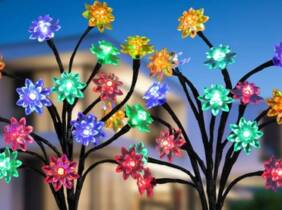 Cupón descuento oferta Luces LED solares con forma de flores: 2 / Multicolor y blanco