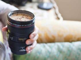 Cupón descuento oferta Taza con forma de objetivo de cámara: 2