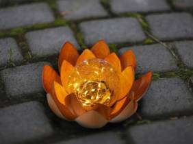 Cupón descuento oferta Lámpara solar flotante flor de loto: x1 / Amarillo