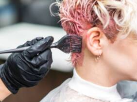 Sesión de peluquería con tinte o mechas en Estilista Carmen Gallén