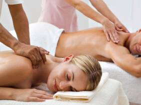 ¡Experimenta el placer del masaje en pareja!