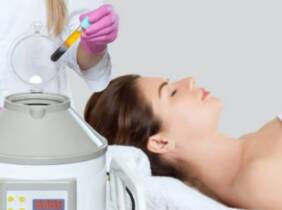 Valencia Tratamiento de regeneración facial con bioestimulación