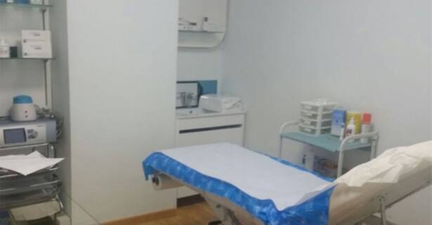 Málaga ¡Rostro renovado! Higiene facial con mesoterapia virtual y fototerapia