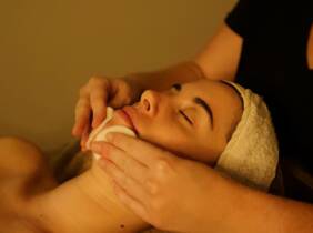 Barcelona Limpieza facial con opción a tratamientos adicionales para 1 persona