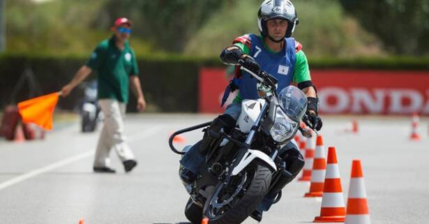 Granada Curso de carnet de moto A2 con 1