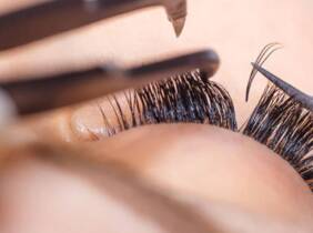 Madrid Lifting y tinte de pestañas o extensiones de efecto natural y volumen