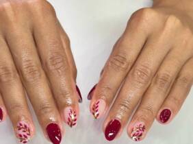 Valencia Sesión de manicura y/o pedicura con esmaltado normal o semipermanente