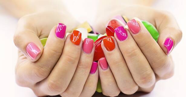 Madrid 1 sesión de manicura y/o pedicura normal o semipermanente