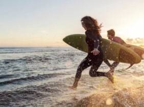 Madrid Vive la aventura del surf con clases personalizadas en Round House