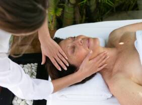 Valencia Limpieza facial y peeling físico con mascarilla en Mamen Nails