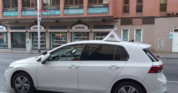 Barcelona Curso teórico intensivo de conducir con 2 o 4 clases prácticas