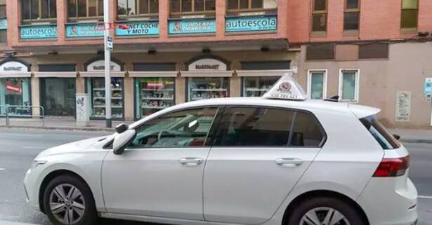 Barcelona Curso teórico intensivo de conducir con 2 o 4 clases prácticas