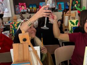 Málaga Taller de pintura con vino ilimitado para 1 o 2 personas