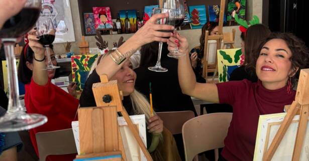 Málaga Taller de pintura con vino ilimitado para 1 o 2 personas