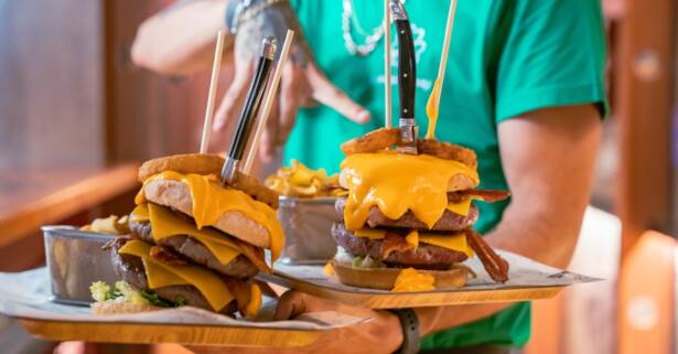 Las Palmas Lanzamiento de hacha y menú de hamburguesa para 2 o 4