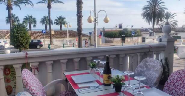 Barcelona Menú de arroces y pescados: sabores del Mediterráneo con vistas al mar