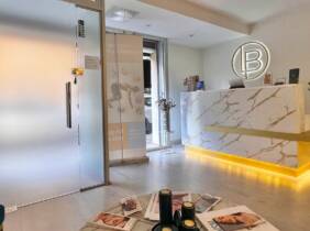 Barcelona Microneedling facial con ácido hialurónico y vitaminas revitalizantes