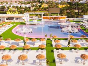 Las Palmas Day pass para 1 o 2 con cóctel y opción a almuerzo y cama balinesa