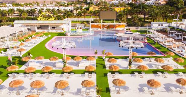 Las Palmas Day pass para 1 o 2 con cóctel y opción a almuerzo y cama balinesa