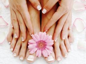 Tenerife Manicura o pedicura normal o semipermanente con diseño en 1 uña