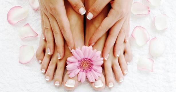 Tenerife Manicura o pedicura normal o semipermanente con diseño en 1 uña