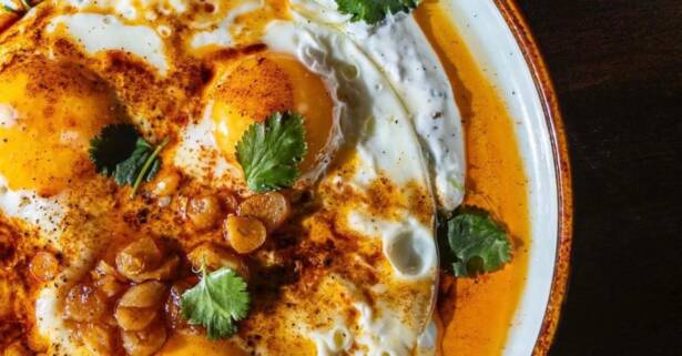 Barcelona Brunch para dos con variedad de platos salados