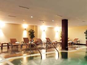 Cádiz Acceso a spa para 2 con copa de cava y opción a buffet y masaje