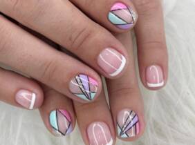 Barcelona Manicura y/o pedicura con esmaltado clásico o semipermanente