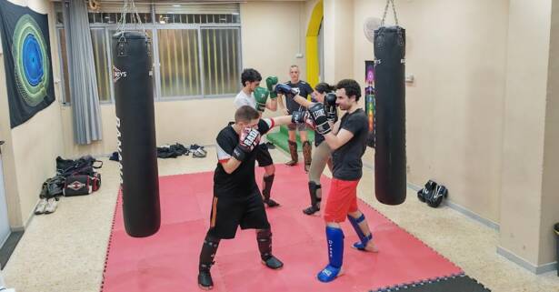 Valencia 4 u 8 clases de fitboxing durante 1 mes para 1 o 2 personas