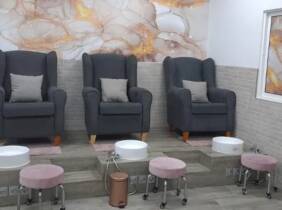 Sevilla Mimos para tus uñas: manicura y/o pedicura con esmalte semipermanente