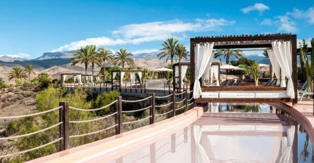 Las Palmas Day pass para 2 con 60 € en comida y bebida y opción a spa y cava