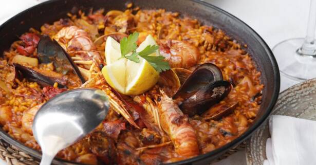 Madrid Menú tradicional español con opción a botella de vino para 2 o 4