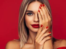 Sevilla Hasta 33% de dto. en Spa/Salón de uñas - Manipedicura en Carito Beauty Studio