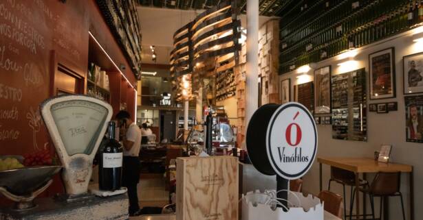 Las Palmas Amantes del vino: degustación de vinos con quesos para 2 o 4 personas