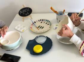Barcelona Taller de pintura en cerámica con con copa de vino para 1 o 2 personas