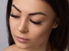 Madrid Realza tu mirada con lifting y tinte de pestañas o diseño de cejas