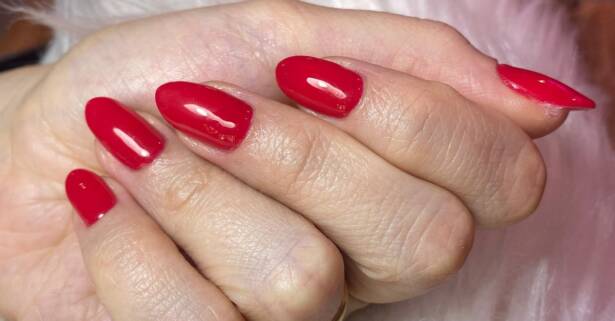 Barcelona Manicura y/o pedicura a elegir con opción a puesta de uñas de gel