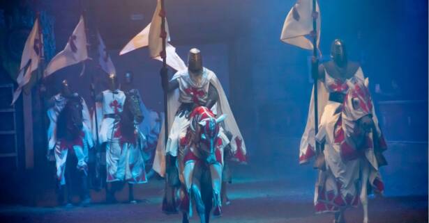 Tenerife Cena medieval con espectáculo y bebida ilimitada para adultos y niños