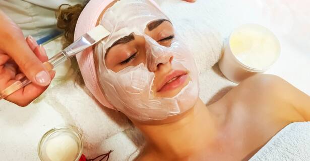 Alicante Limpieza facial completa en Rocío Martínez Centro De Estética