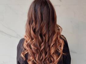 Valencia Sesión de peluquería con corte y opción a color para 1 persona