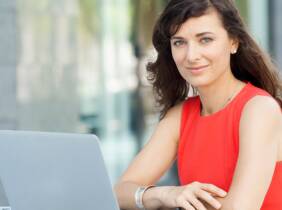 National Deal 1 o 4 cursos online a elegir sobre cuidado personal y belleza