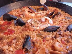 Tarragona Festín mediterráneo: menú de paella con opción a botella de vino