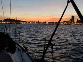Barcelona Paseo en barco de 2 a 11 personas por la costa de Barcelona