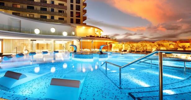 Tenerife ¡Disfruta de un día en el paraíso con spa y copa de cava para 2!
