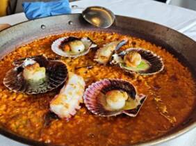 Madrid Menú tradicional español con opción a botella de vino para 2 o 4