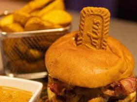 Madrid Deléitate con sabores únicos: menú de hamburguesa para 2 o 4 personas