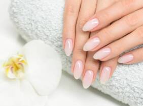 Zaragoza Sesión de manicura normal o acrílica o sesión de pedicura para 1