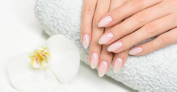 Zaragoza Sesión de manicura normal o acrílica o sesión de pedicura para 1