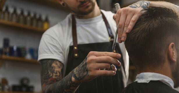Palma de Mallorca Corte y lavado para hombre con opción a arreglo de barba y mechas