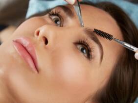 Madrid Sesión de diseño y depilación de cejas con opción extra para 1 persona